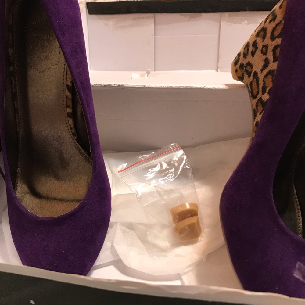 Shoes - Picture 8 of 8